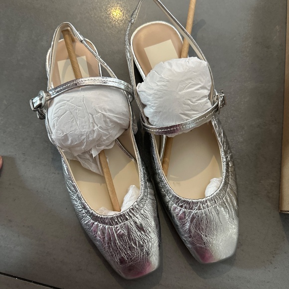 Dolce Vita Peaty silver shoes size 6.5 - Picture 4 of 4